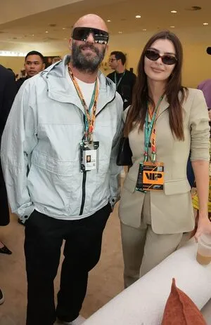 Emily Ratajkowski OnlyFans Leaked Free Thumbnail Picture - #QbFuQfXMb9