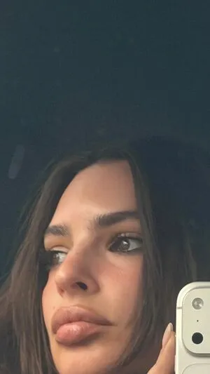 Emily Ratajkowski OnlyFans Leaked Free Thumbnail Picture - #QitGV92adh