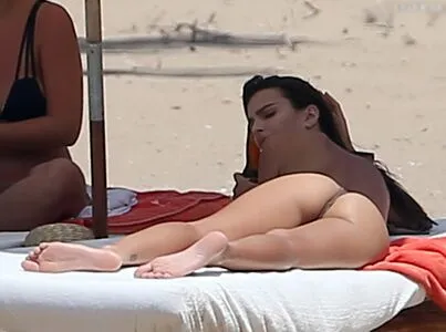 Emily Ratajkowski OnlyFans Leaked Free Thumbnail Picture - #QnoEvnDiqk