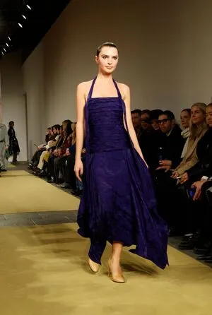 Emily Ratajkowski OnlyFans Leaked Free Thumbnail Picture - #Qq6NoHY3wZ