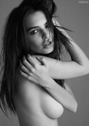 Emily Ratajkowski OnlyFans Leaked Free Thumbnail Picture - #QyasNAssVk