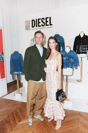 Emily Ratajkowski OnlyFans Leaked Free Thumbnail Picture - #RMCqZVQ9vN