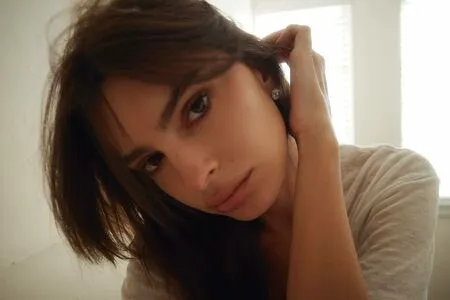 Emily Ratajkowski OnlyFans Leaked Free Thumbnail Picture - #RxsG6j8Uvb