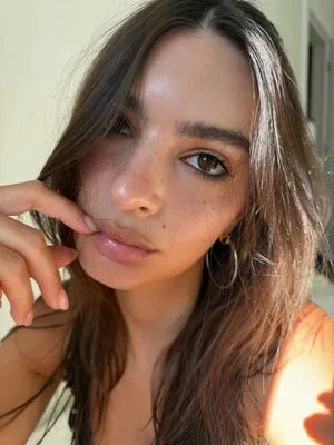 Emily Ratajkowski OnlyFans Leaked Free Thumbnail Picture - #SIl7jbbBAX