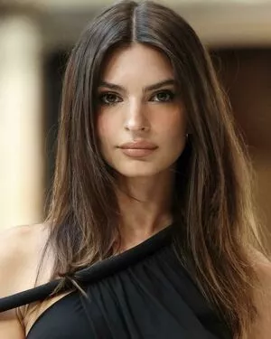 Emily Ratajkowski OnlyFans Leaked Free Thumbnail Picture - #SKO0PNRRyA