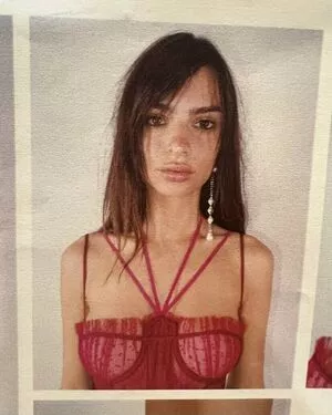 Emily Ratajkowski OnlyFans Leaked Free Thumbnail Picture - #SMmPVpNxff