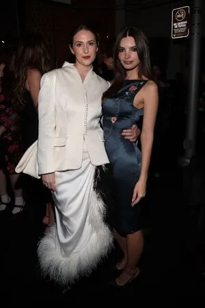 Emily Ratajkowski OnlyFans Leaked Free Thumbnail Picture - #SOUfVn8AXK