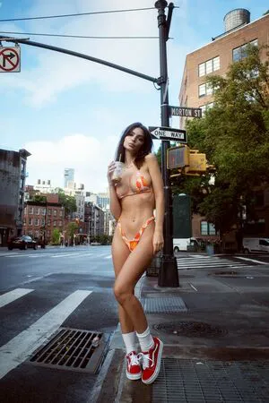 Emily Ratajkowski OnlyFans Leaked Free Thumbnail Picture - #SPtB40XAxg