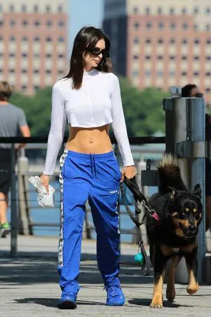 Emily Ratajkowski OnlyFans Leaked Free Thumbnail Picture - #TNqRin7gUo