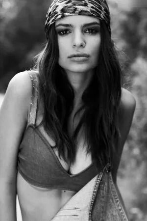 Emily Ratajkowski OnlyFans Leaked Free Thumbnail Picture - #TdHbDMm2IZ