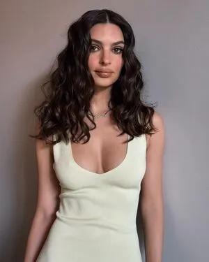 Emily Ratajkowski OnlyFans Leaked Free Thumbnail Picture - #U6ZsK6S5nZ