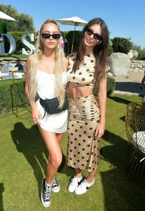 Emily Ratajkowski OnlyFans Leaked Free Thumbnail Picture - #UGRpWngv1T