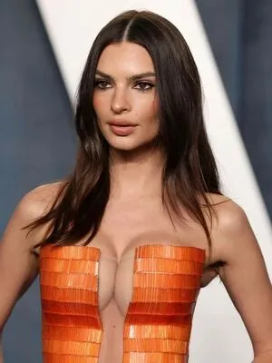 Emily Ratajkowski OnlyFans Leaked Free Thumbnail Picture - #URTjVDZtFc