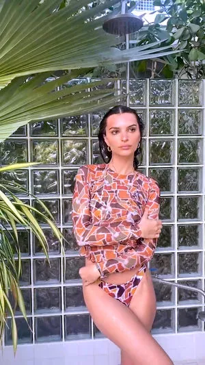 Emily Ratajkowski OnlyFans Leaked Free Thumbnail Picture - #UYM41lDOgS