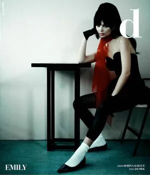 Emily Ratajkowski OnlyFans Leaked Free Thumbnail Picture - #Uea8sL3H3H