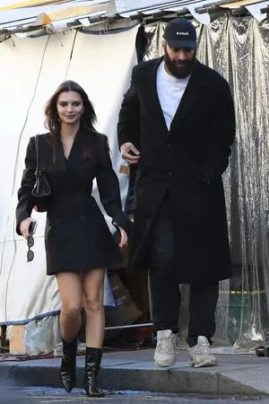 Emily Ratajkowski OnlyFans Leaked Free Thumbnail Picture - #UtOzYIckJa