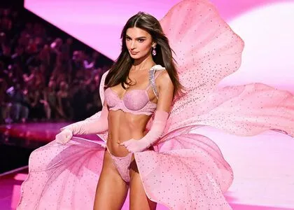 Emily Ratajkowski OnlyFans Leaked Free Thumbnail Picture - #V0LKyXVrbx