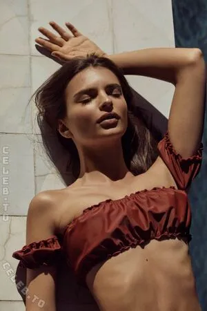 Emily Ratajkowski OnlyFans Leaked Free Thumbnail Picture - #V5fF5mY9Vu