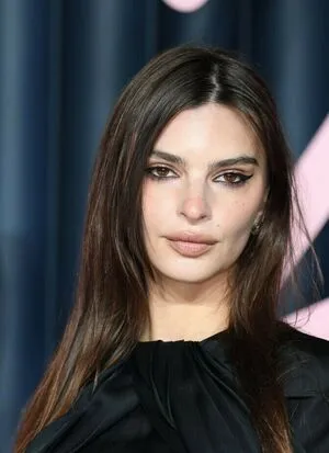 Emily Ratajkowski OnlyFans Leaked Free Thumbnail Picture - #VRkLIW1ZgD