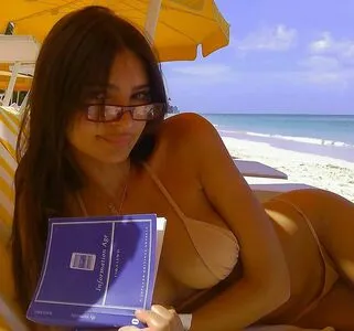 Emily Ratajkowski OnlyFans Leaked Free Thumbnail Picture - #VVBNCXrC1F