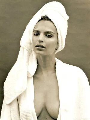 Emily Ratajkowski OnlyFans Leaked Free Thumbnail Picture - #VhmAdFuEih