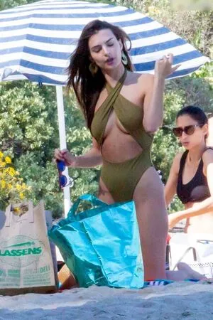 Emily Ratajkowski OnlyFans Leaked Free Thumbnail Picture - #Vug6rkhnS2