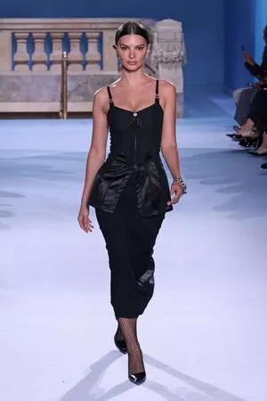 Emily Ratajkowski OnlyFans Leaked Free Thumbnail Picture - #Wzl6BIEfun