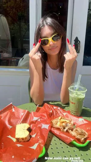 Emily Ratajkowski OnlyFans Leaked Free Thumbnail Picture - #XCikLPuYHa