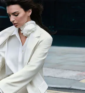 Emily Ratajkowski OnlyFans Leaked Free Thumbnail Picture - #XUNDIsjOuj