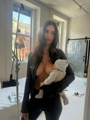 Emily Ratajkowski OnlyFans Leaked Free Thumbnail Picture - #XmurlMjdZv