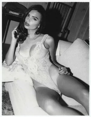 Emily Ratajkowski OnlyFans Leaked Free Thumbnail Picture - #XnfFjIkFgj