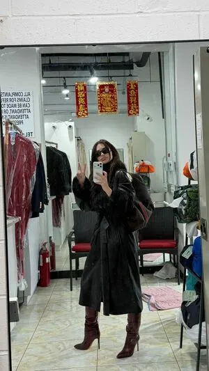 Emily Ratajkowski OnlyFans Leaked Free Thumbnail Picture - #Y3GBDoLR5X