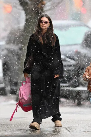 Emily Ratajkowski OnlyFans Leaked Free Thumbnail Picture - #YB5ZVxWtID