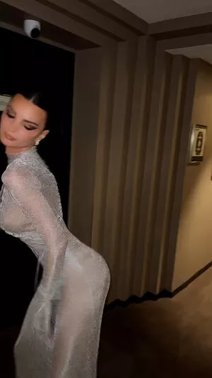 Emily Ratajkowski OnlyFans Leaked Free Thumbnail Picture - #YEDEcNXB3L