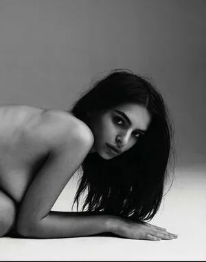 Emily Ratajkowski OnlyFans Leaked Free Thumbnail Picture - #YKaW2BbnpG