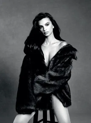 Emily Ratajkowski OnlyFans Leaked Free Thumbnail Picture - #YVqgkuRb4E
