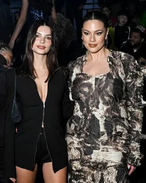 Emily Ratajkowski OnlyFans Leaked Free Thumbnail Picture - #YnsqV93vFC