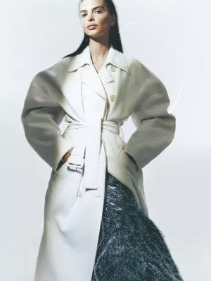 Emily Ratajkowski OnlyFans Leaked Free Thumbnail Picture - #YpzwZUpiQN