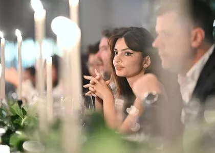 Emily Ratajkowski OnlyFans Leaked Free Thumbnail Picture - #Z50XB6FzIX