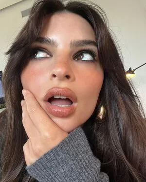 Emily Ratajkowski OnlyFans Leaked Free Thumbnail Picture - #ZBeV5McRwd