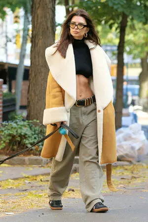 Emily Ratajkowski OnlyFans Leaked Free Thumbnail Picture - #ZayIWnFeAn