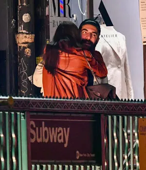 Emily Ratajkowski OnlyFans Leaked Free Thumbnail Picture - #ZiEktjMrQt