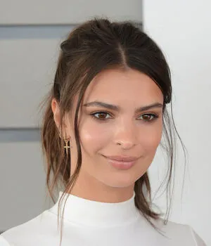 Emily Ratajkowski OnlyFans Leaked Free Thumbnail Picture - #Znr8a1qChs