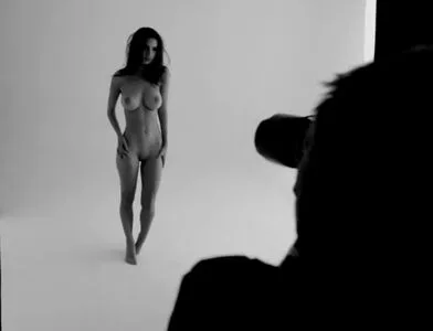 Emily Ratajkowski OnlyFans Leaked Free Thumbnail Picture - #ZpmWxF55nd