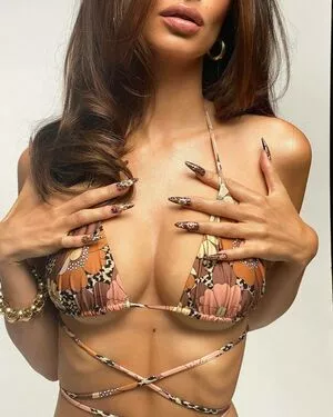 Emily Ratajkowski OnlyFans Leaked Free Thumbnail Picture - #a6NIaZvkpS