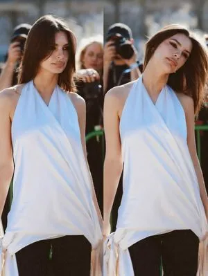 Emily Ratajkowski OnlyFans Leaked Free Thumbnail Picture - #aRoFA96lvP