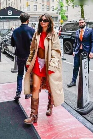 Emily Ratajkowski OnlyFans Leaked Free Thumbnail Picture - #adEToe70Xi