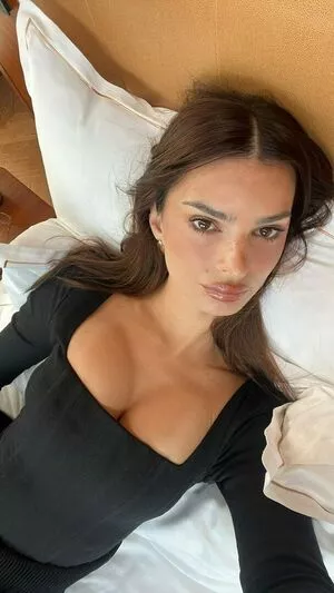 Emily Ratajkowski OnlyFans Leaked Free Thumbnail Picture - #aqsIfi5tIY