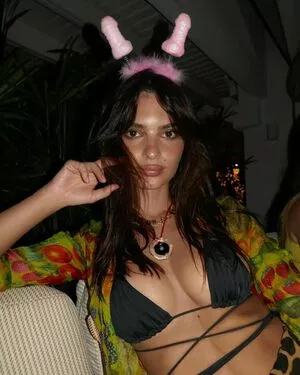 Emily Ratajkowski OnlyFans Leaked Free Thumbnail Picture - #awifx9TZwr
