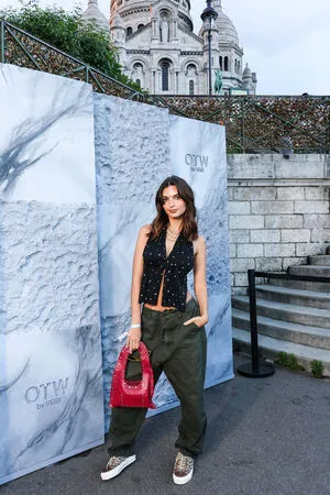 Emily Ratajkowski OnlyFans Leaked Free Thumbnail Picture - #b4qpQkZzpk